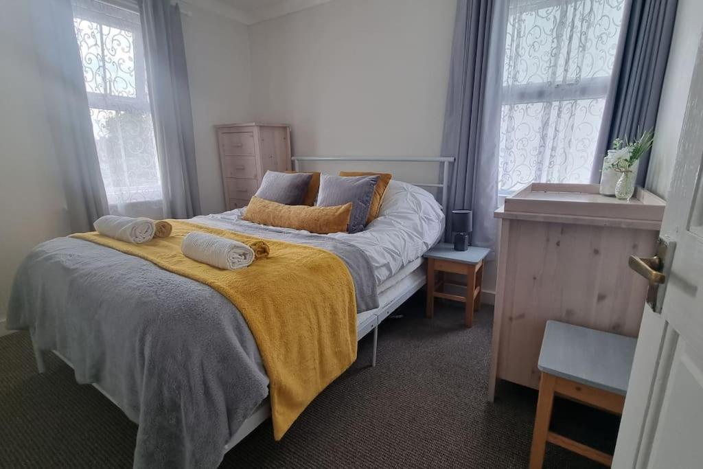 Entire House With Garden & Parking Nr Ashford Int Villa Exteriör bild
