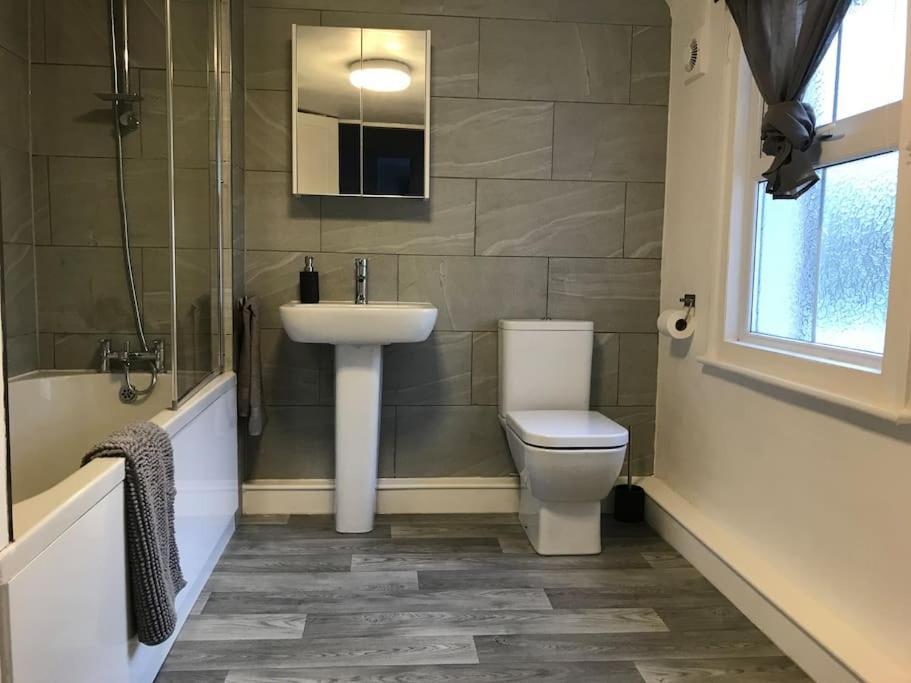 Entire House With Garden & Parking Nr Ashford Int Villa Exteriör bild