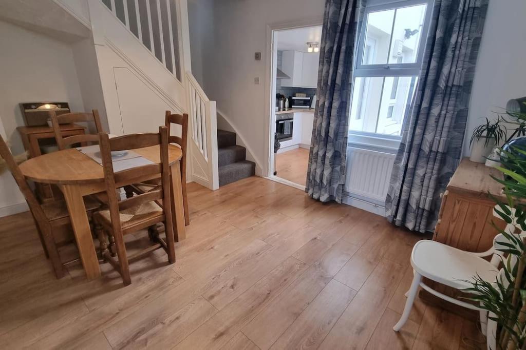 Entire House With Garden & Parking Nr Ashford Int Villa Exteriör bild